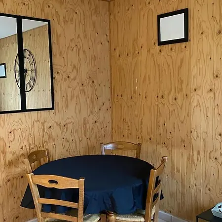 12b Jusque 4 Pers Bulle Der Du Der Holiday home Giffaumont-Champaubert